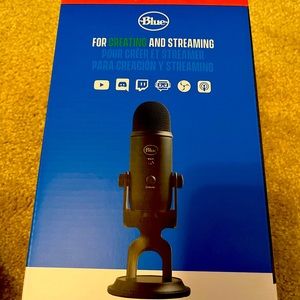 New Blue Yeti in Original packaging